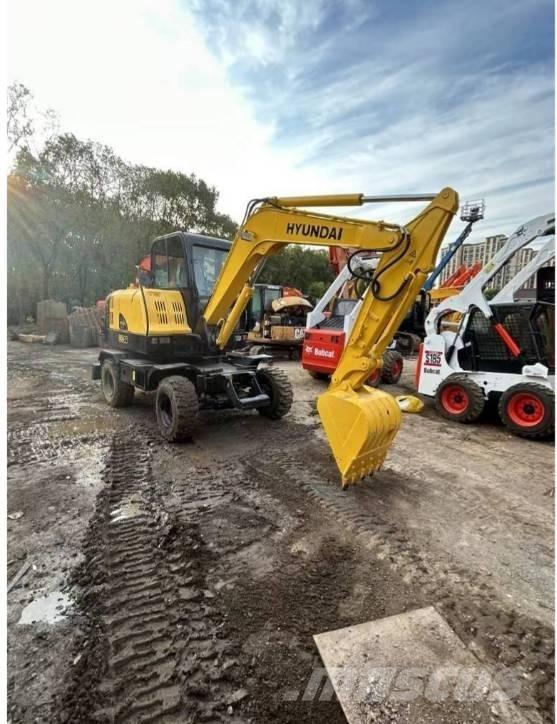 Hyundai 60W-7 Pelle sur pneus