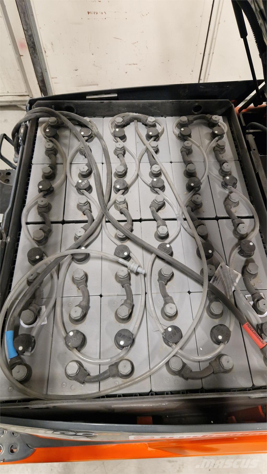 Toyota 8FBEK16T Chariots élévateurs électriques