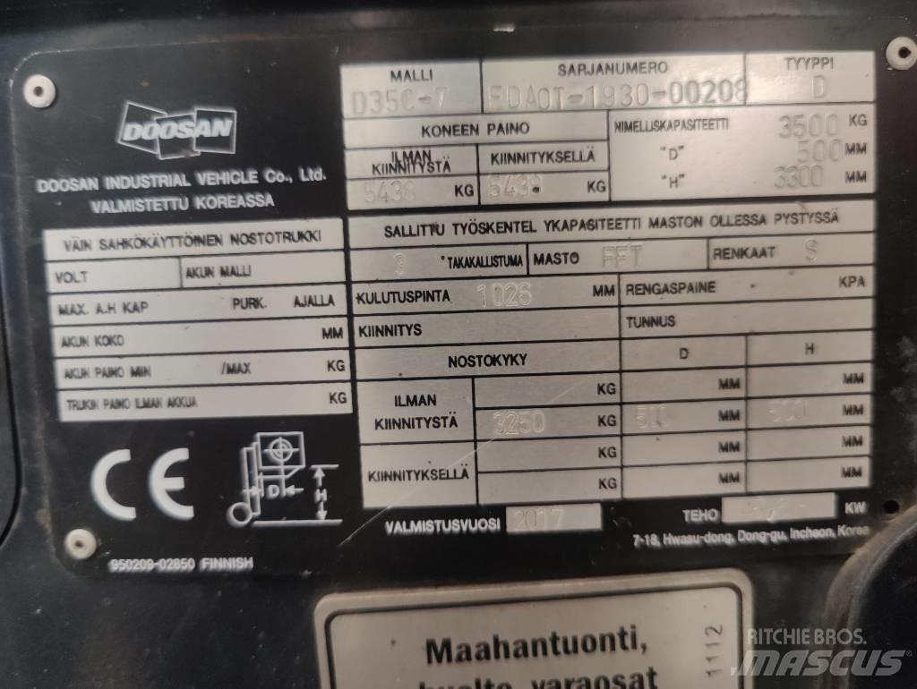 Doosan D 35 C-7 Chariots diesel