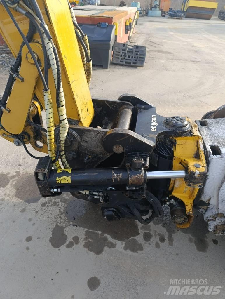 CAT M 313 D Pelle sur pneus