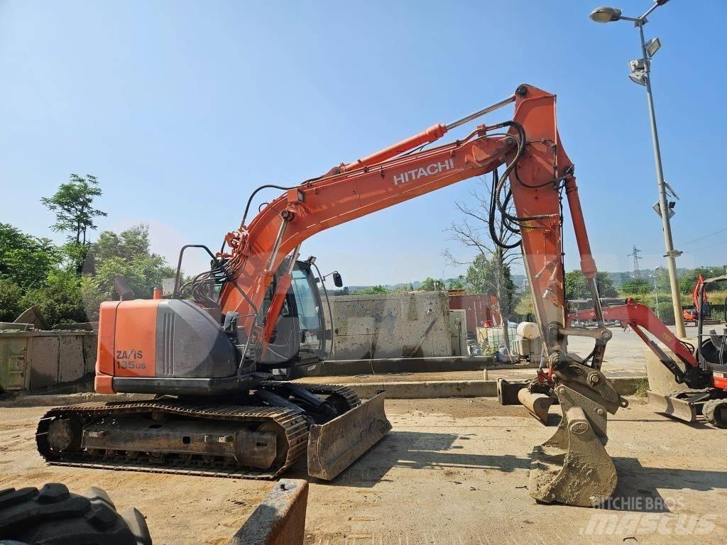 Hitachi ZX 135 US Pelle sur chenilles