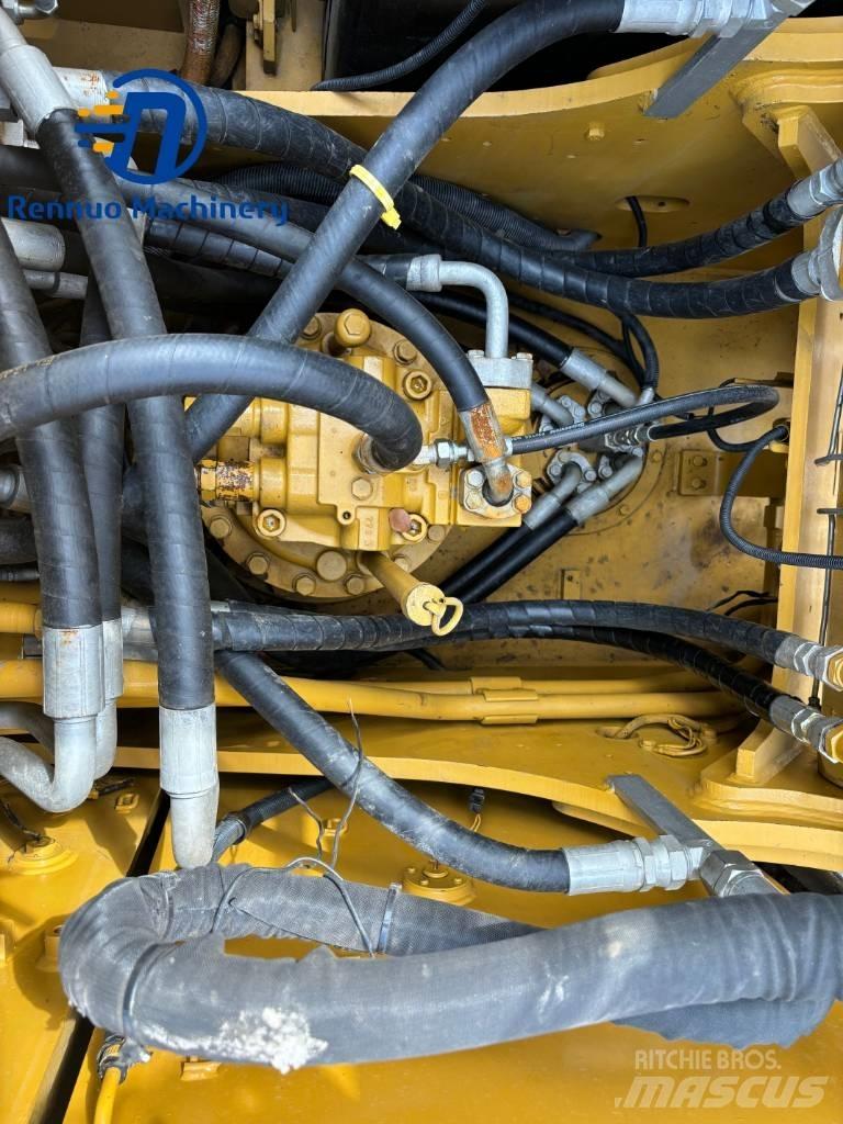 CAT 323 Pelle sur chenilles