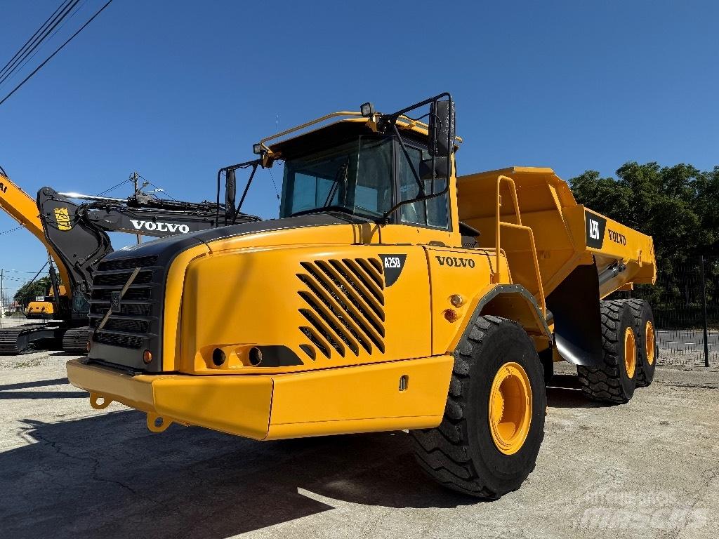 Volvo A25D Tombereau articulé