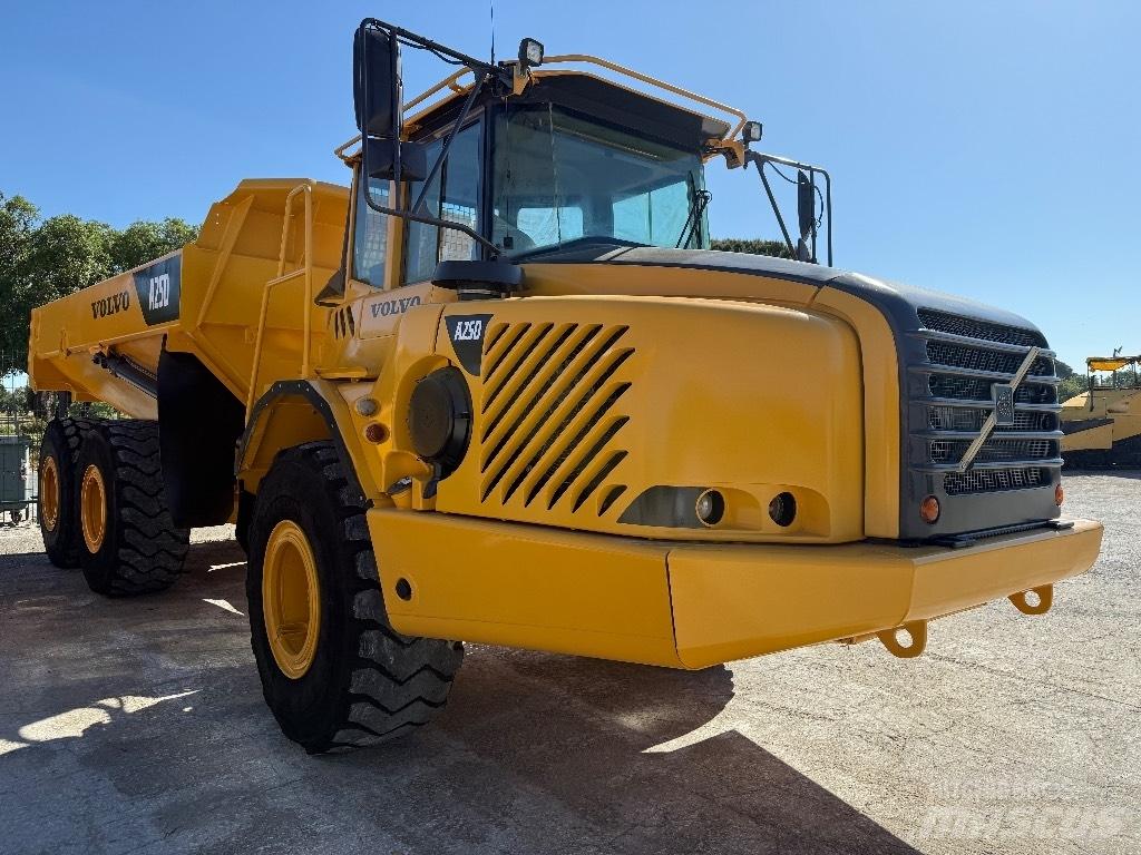 Volvo A25D Tombereau articulé
