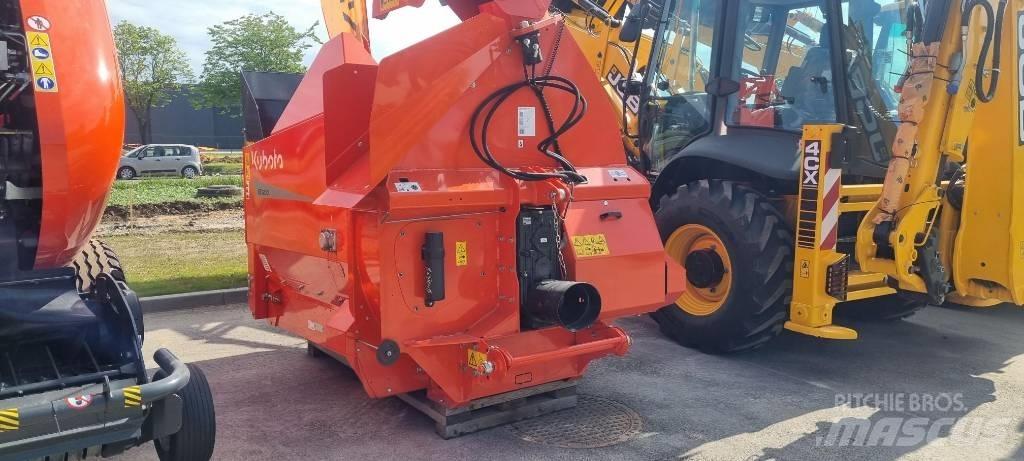 Kubota BC 1200 Dérouleuse, pailleuse