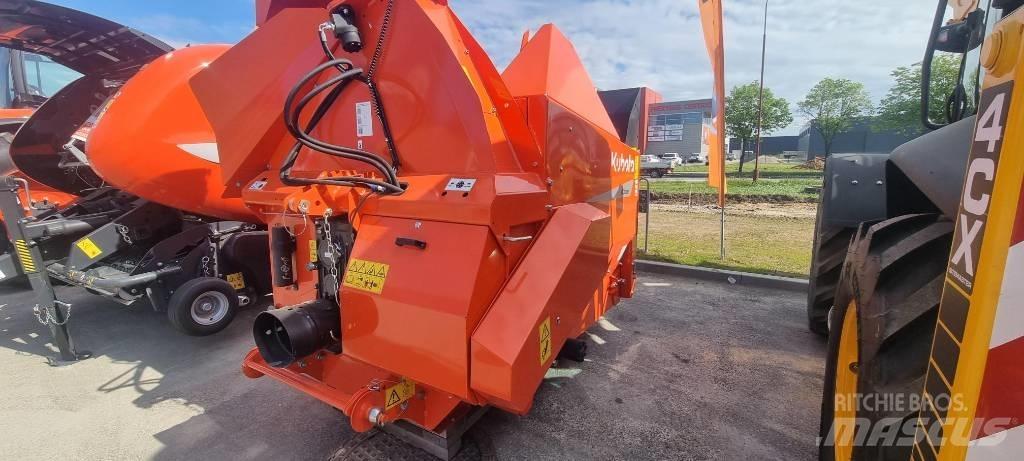 Kubota BC 1200 Dérouleuse, pailleuse