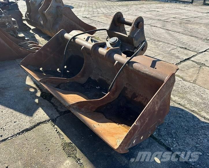Hitachi ZX170-5B Pelle rétro arrière