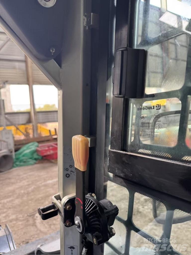 LiuGong 385 B Chargeuse compacte