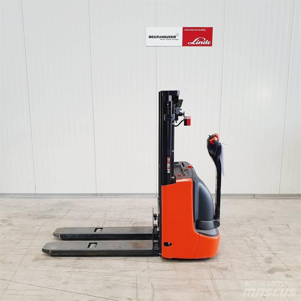 Linde L12 Gerbeur accompagnant