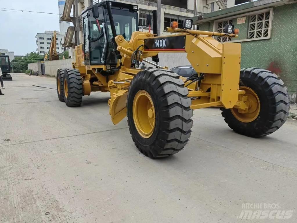 CAT 140 K Niveleuse