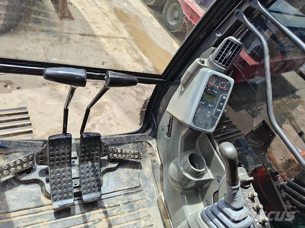 Hitachi ZX 130 LC Pelle sur chenilles