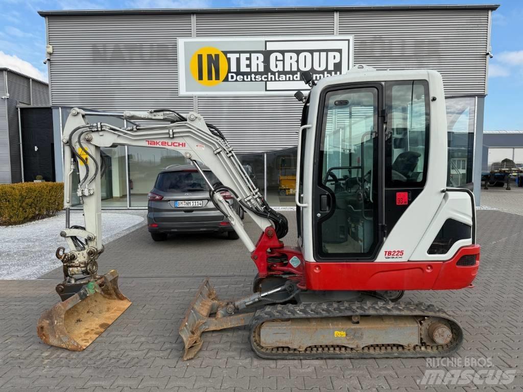 Takeuchi TB 225 V3 Mini pelle < 7t