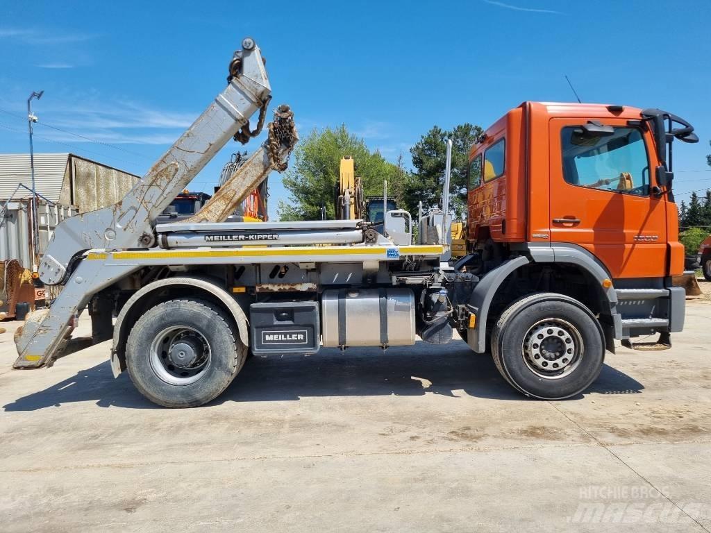 Mercedes-Benz 1833 Camion porte container