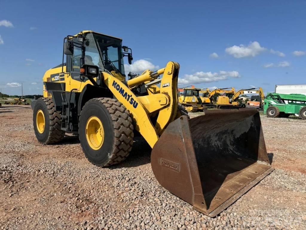 Komatsu WA 320 Chargeuse sur pneus