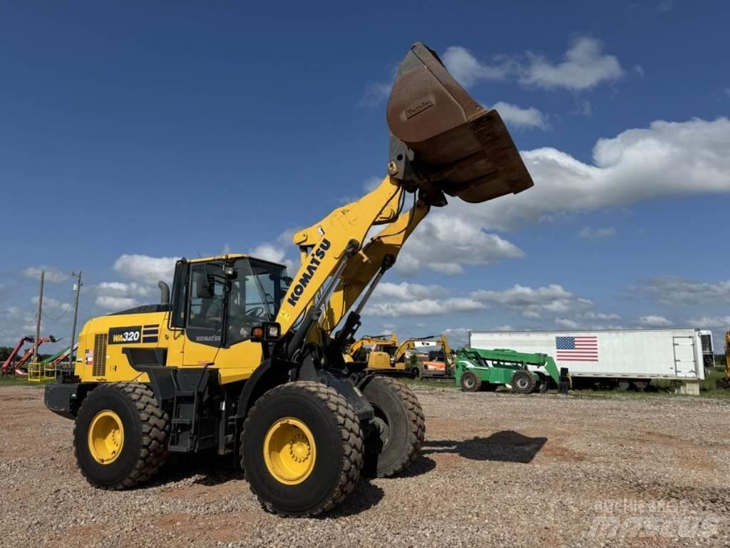 Komatsu WA 320 Chargeuse sur pneus