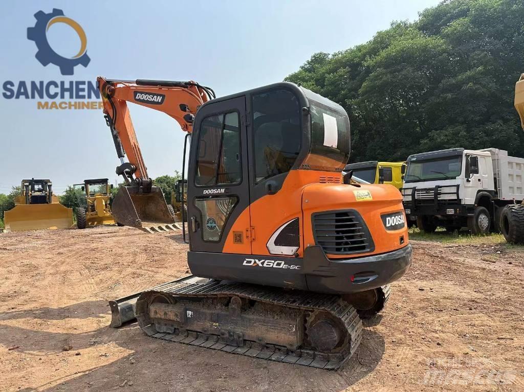 Doosan DX 60 Pelle sur chenilles