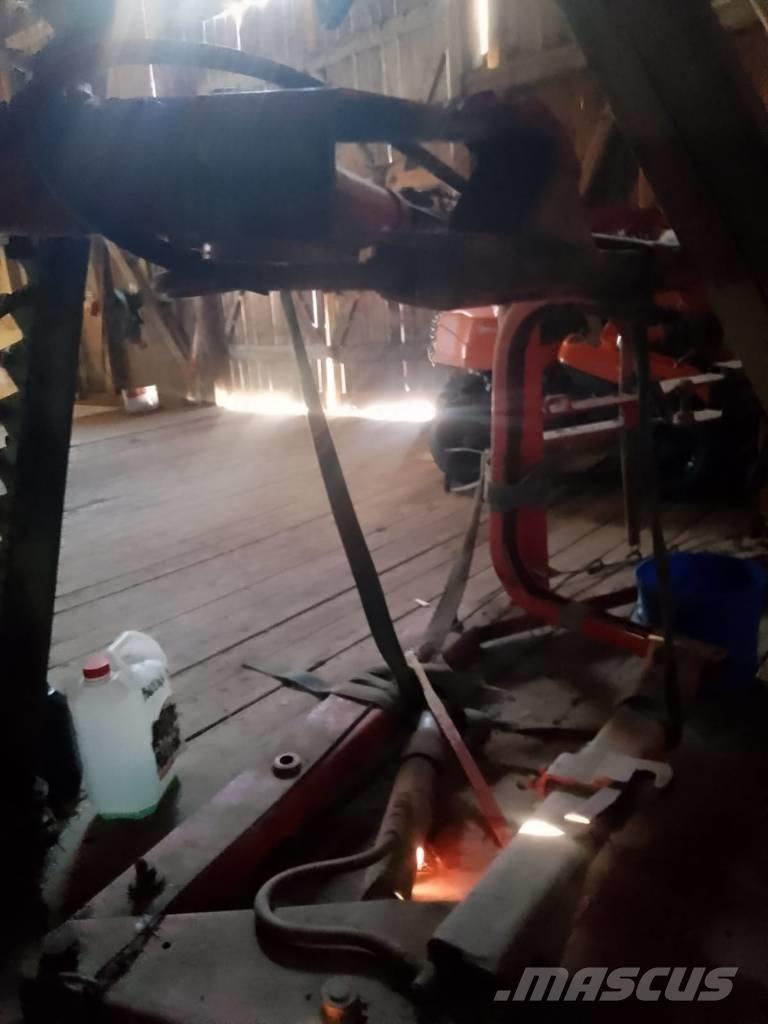 Ålö Pikavik 2030 Chargeur frontal, fourche