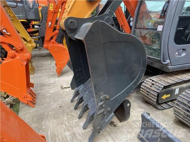 Hyundai Robex 220 LC Pelle sur chenilles