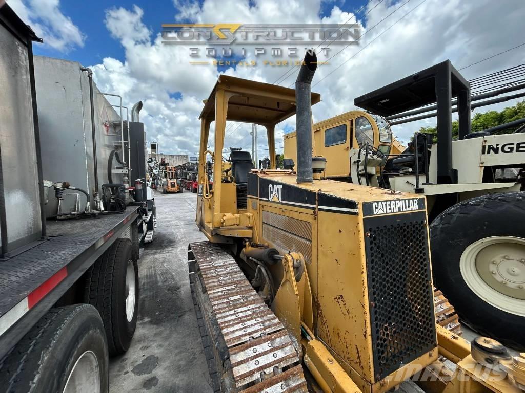 CAT D 3 C III Bouteurs sur chenilles