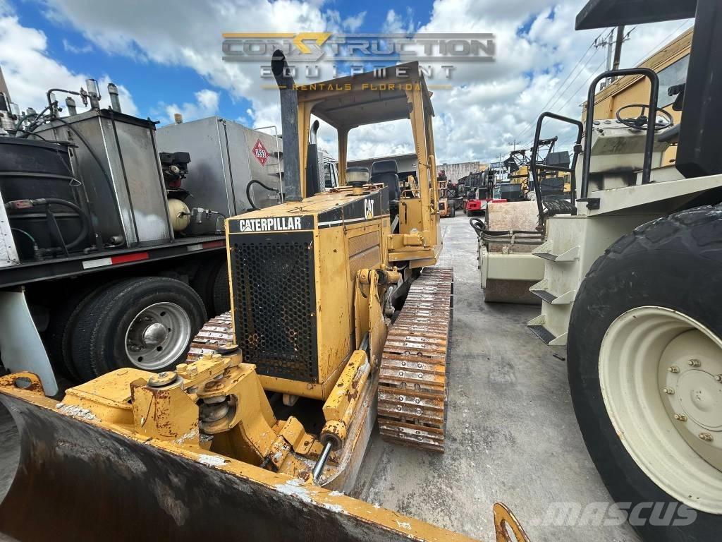 CAT D 3 C III Bouteurs sur chenilles