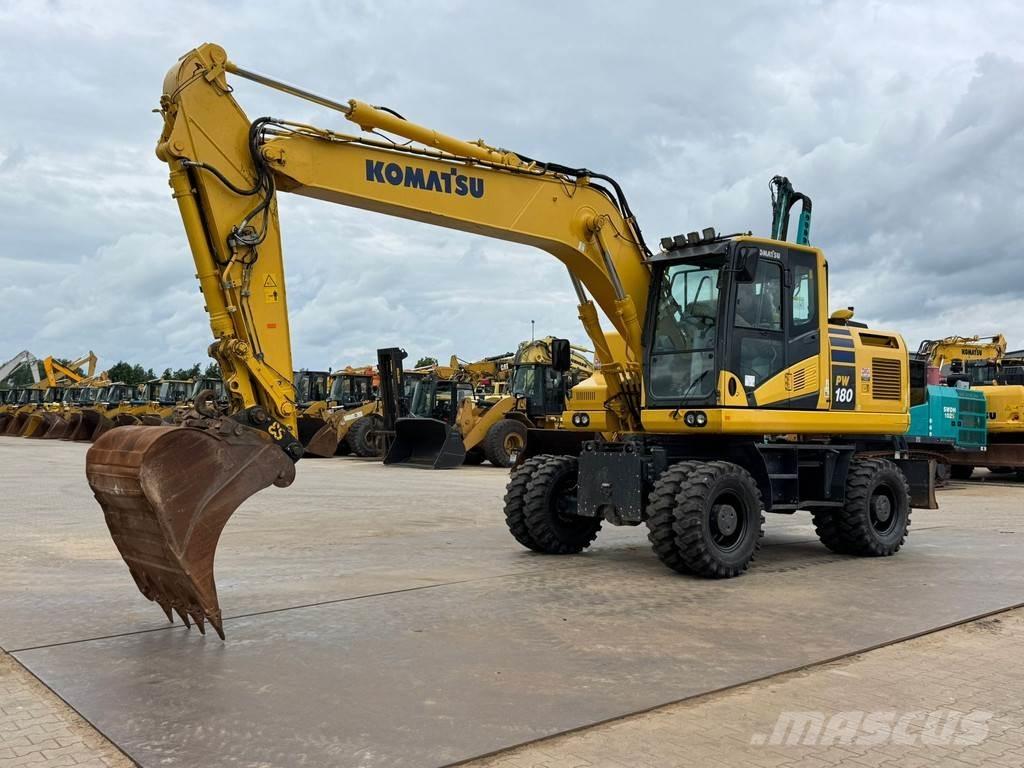 Komatsu PW180-11 Pelle sur pneus