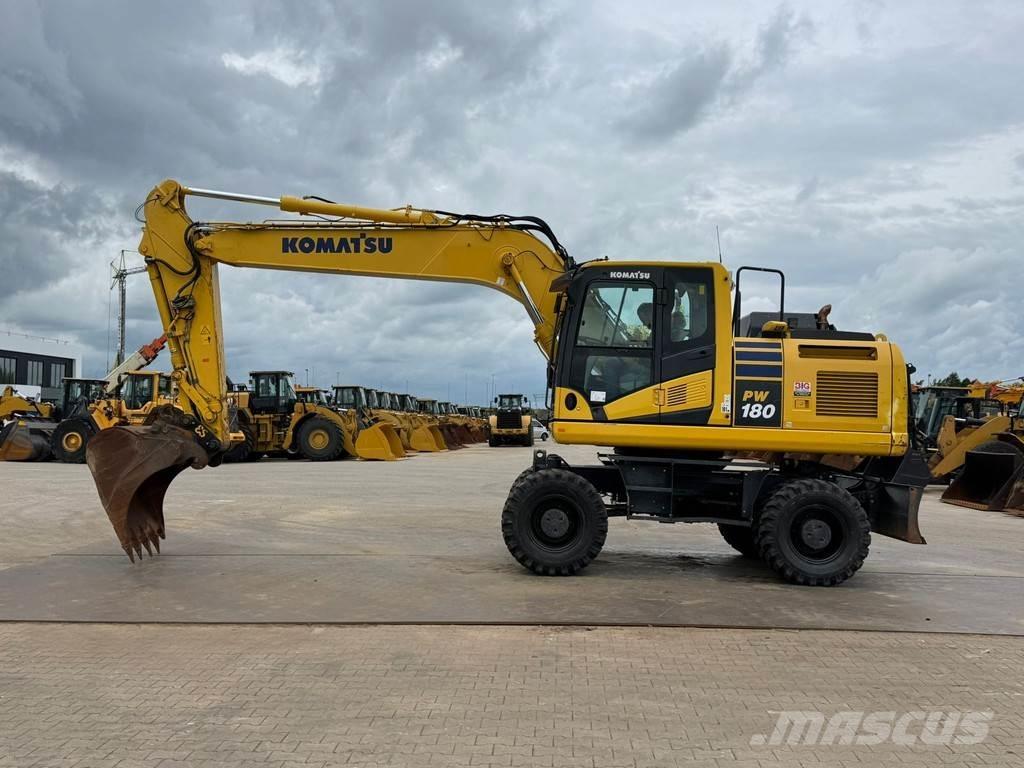 Komatsu PW180-11 Pelle sur pneus