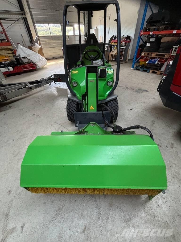 Avant 220 Mini chargeuse