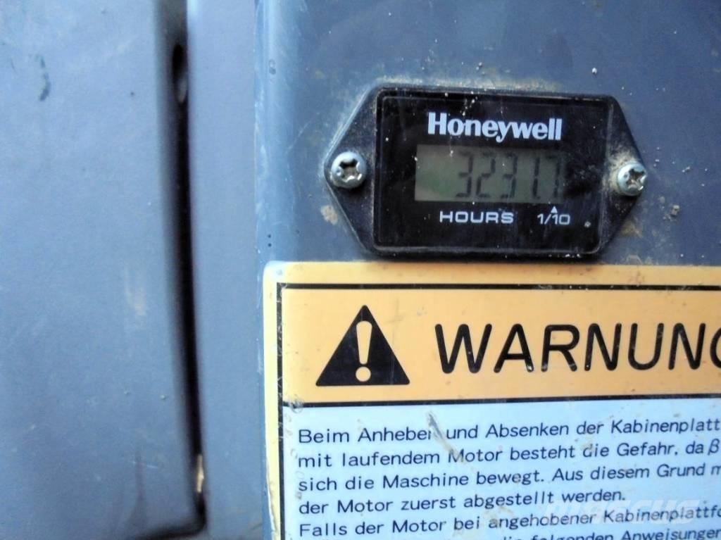 Takeuchi TB 235 Mini pelle < 7t