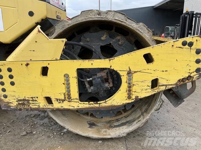 Bomag BW213DH-4 Rouleaux monocylindre
