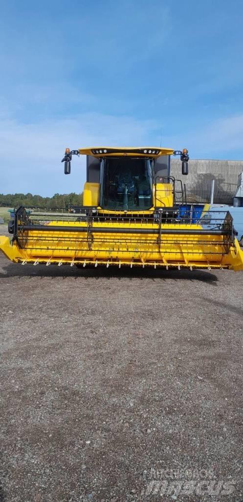 New Holland CX 5.80 Moissonneuse batteuse