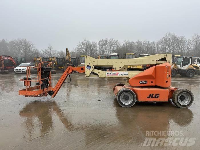 JLG E450AJ Autre nacelle élévatrice