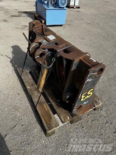 Daewoo Mega 200 Attache rapide pour godet