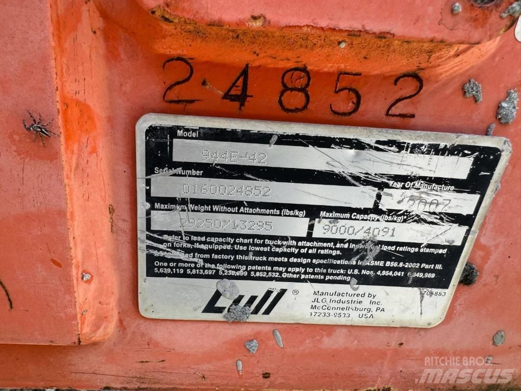 JLG 944 E-42 Chariot télescopique