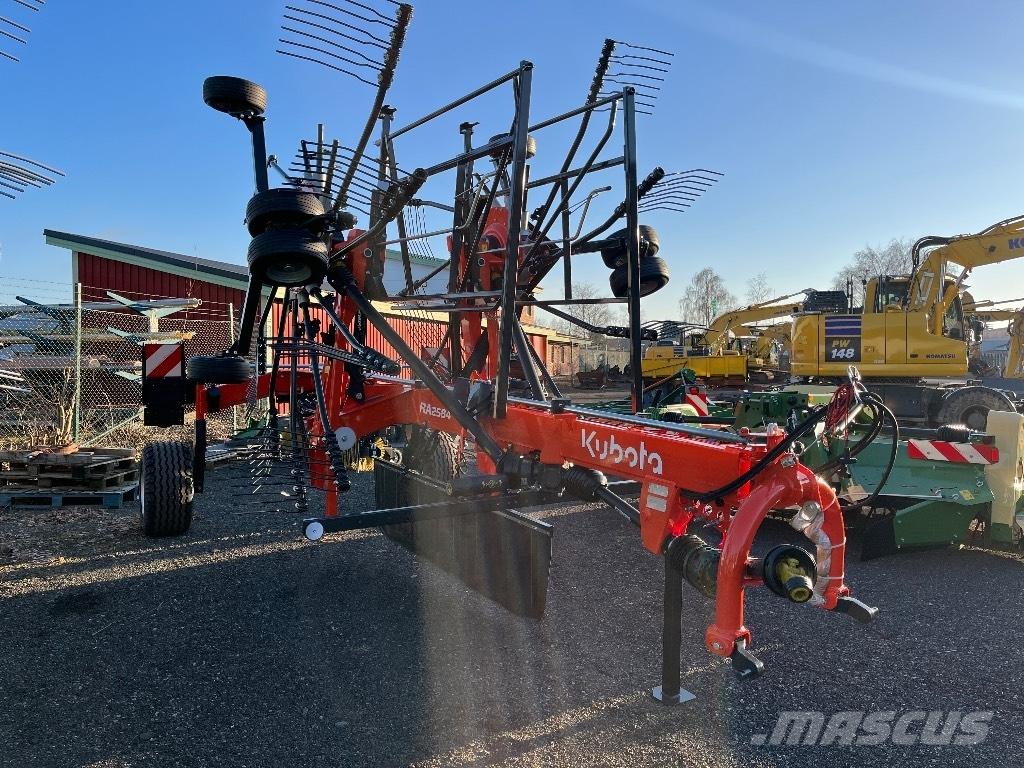 Kubota RA2584 Andaineur