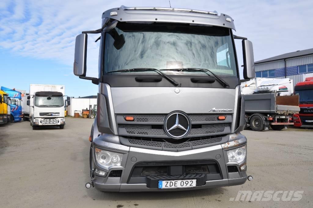 Mercedes-Benz 2535 Camion poubelle