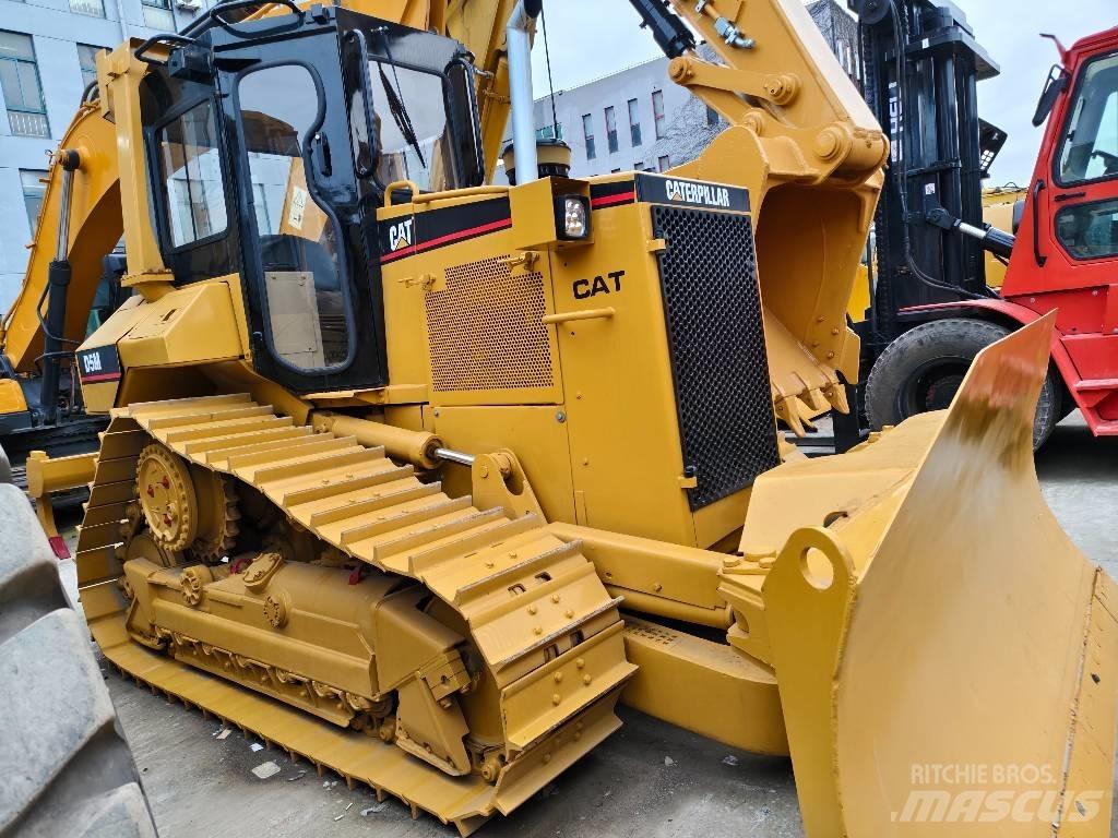 CAT D 5 M Bouteurs sur chenilles