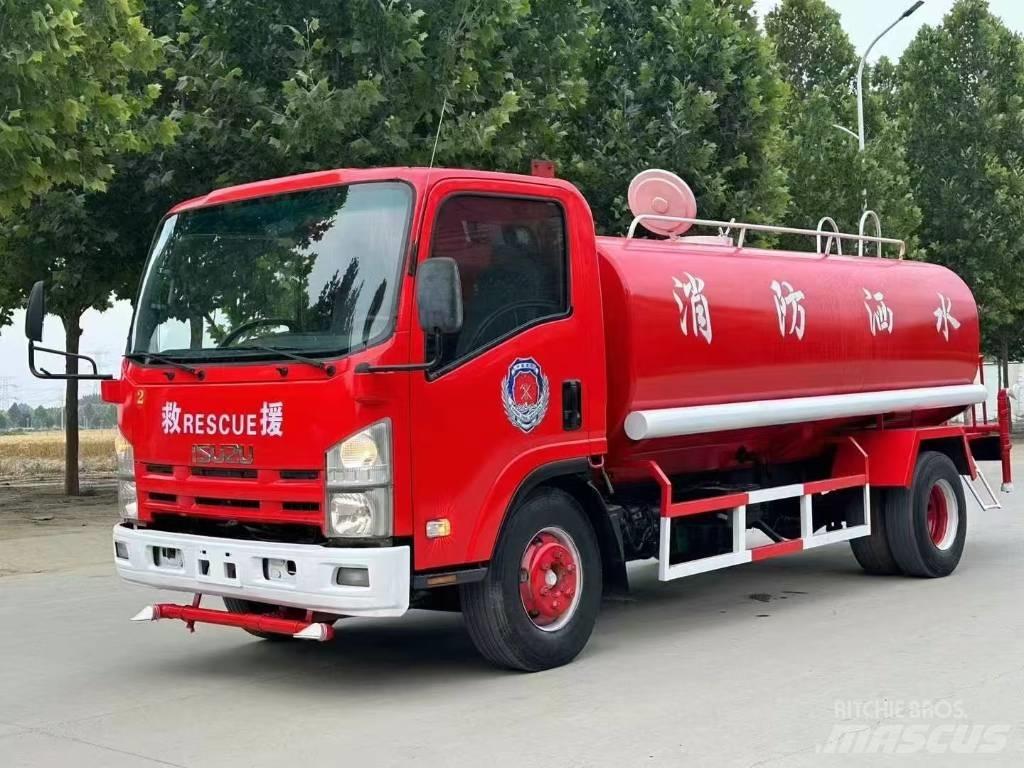 Isuzu ELF Camions et véhicules municipaux