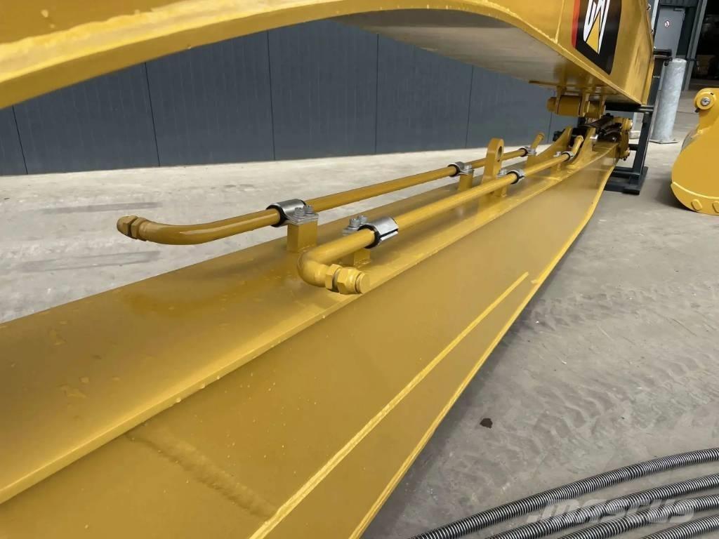 CAT 323F 15m Set Pelle rétro arrière