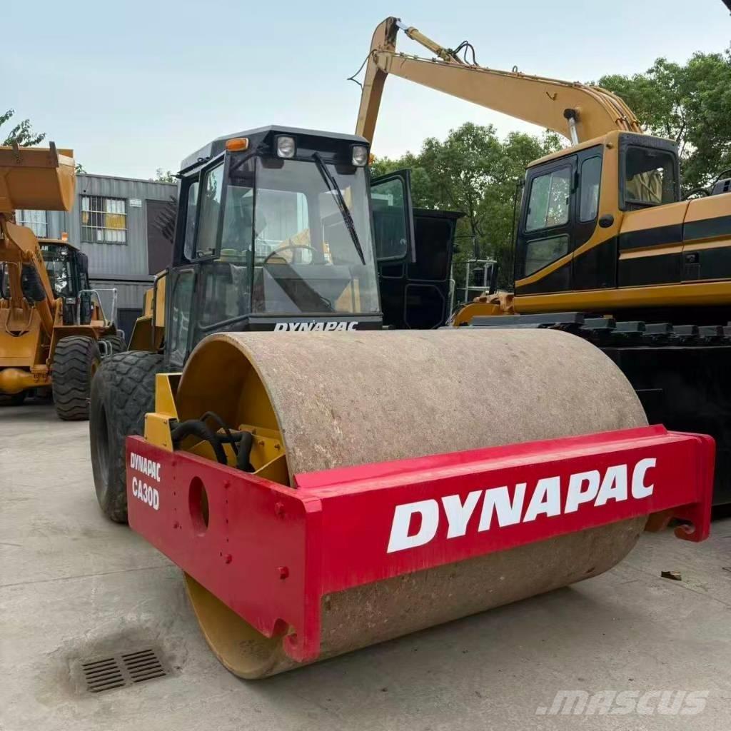 Dynapac CA 30 D Rouleaux monocylindre
