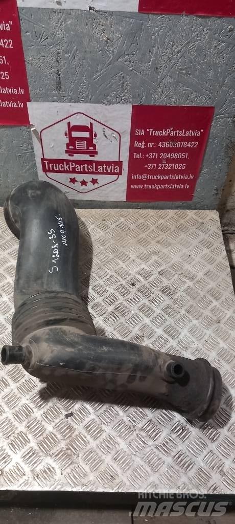 Scania 94 D.  1409145 Cabines
