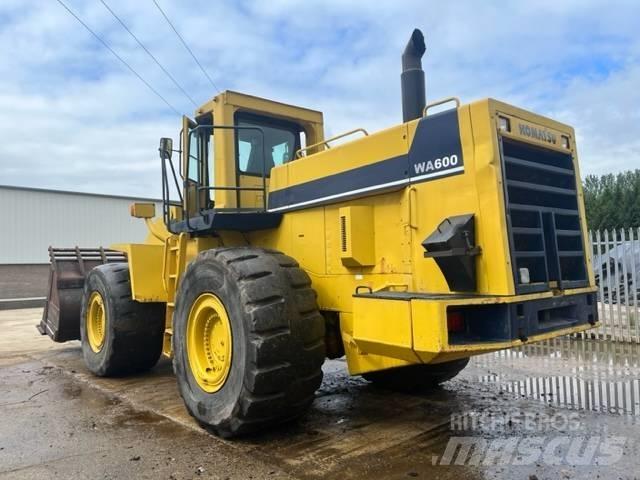 Komatsu WA 600-1 Chargeuse sur pneus