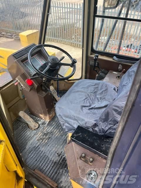 Komatsu WA 600-1 Chargeuse sur pneus