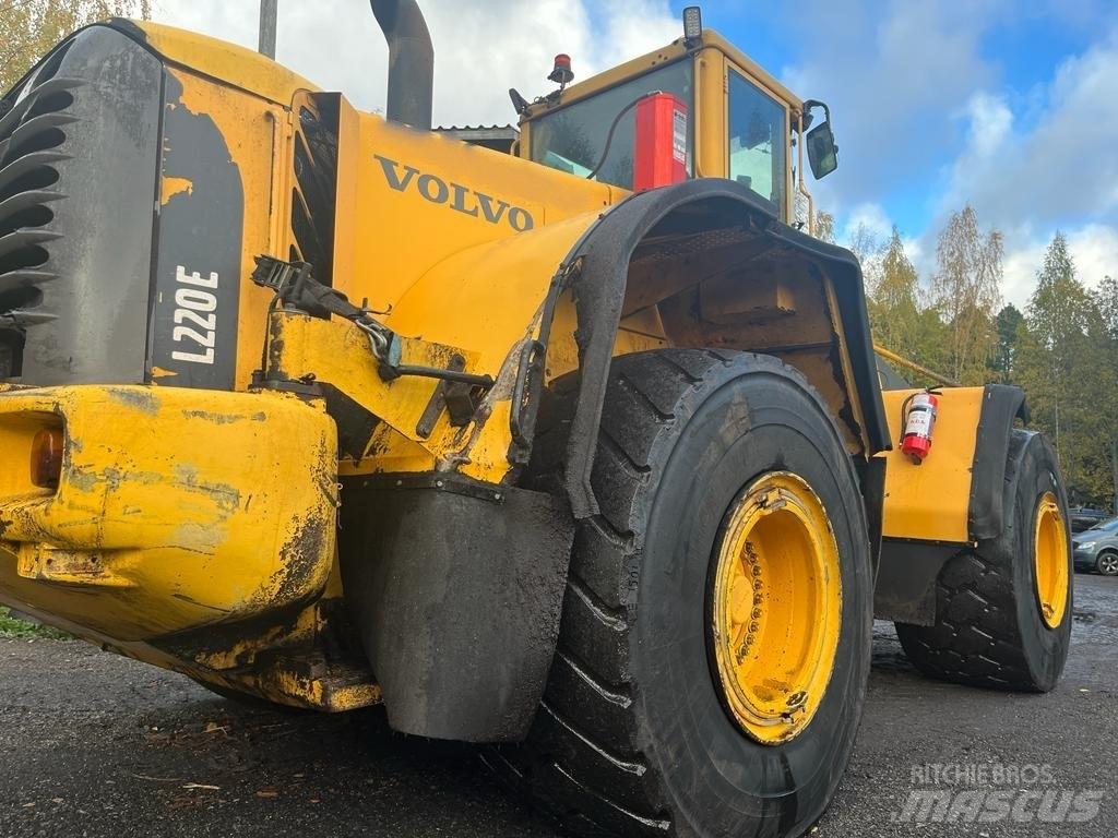 Volvo L 220 E Chargeuse sur pneus