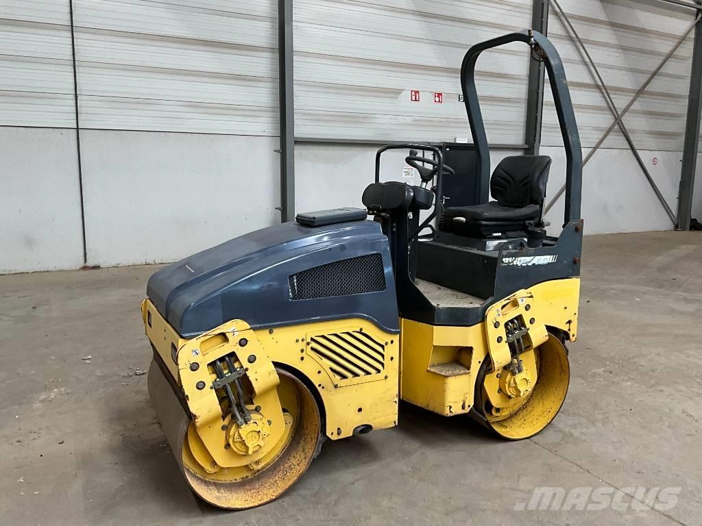 Bomag BW 100 AD-4 Rouleaux tandem