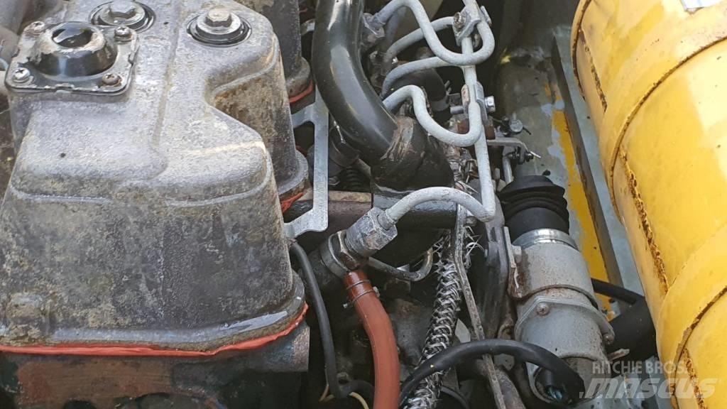 Sakai TS 160 Rouleaux à pneumatiques