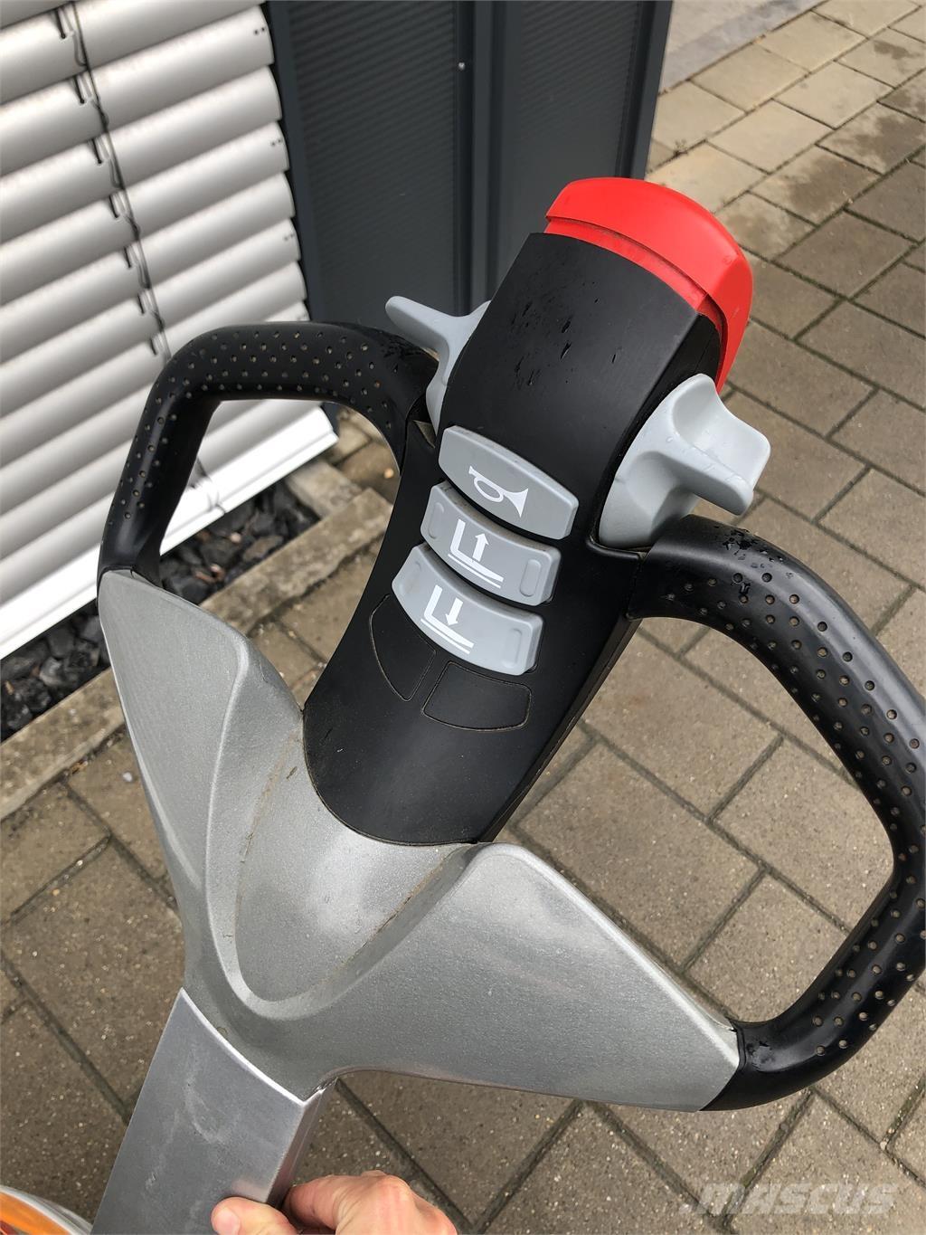 Still EXU16 Gerbeur accompagnant