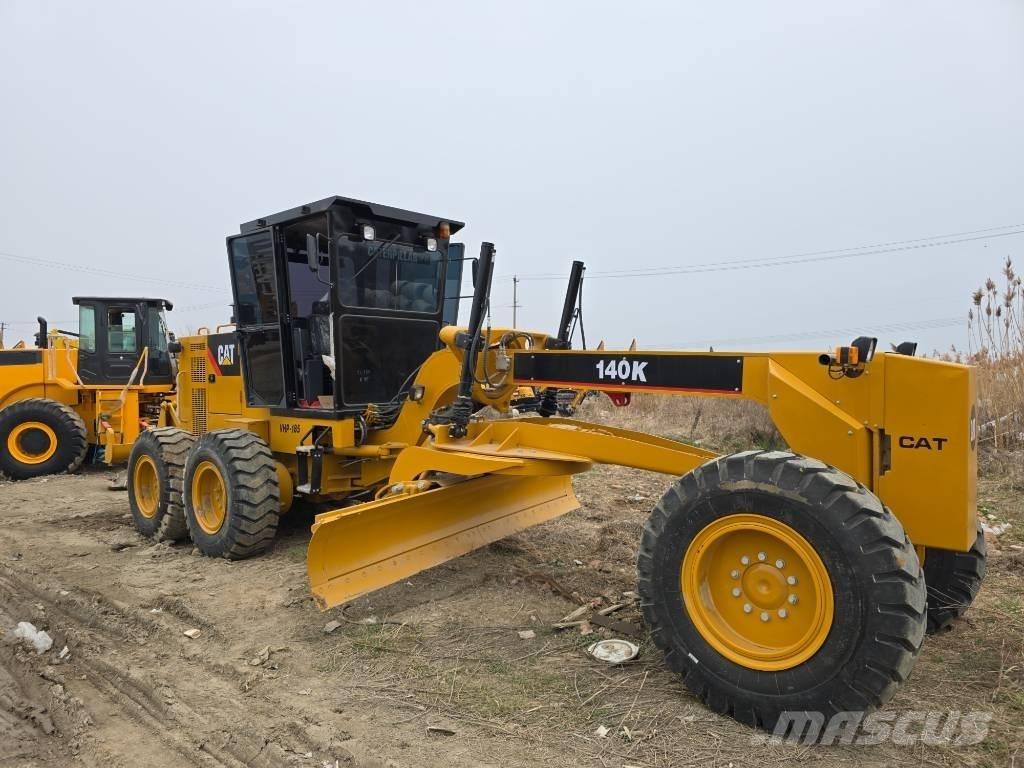 CAT 140K Niveleuse