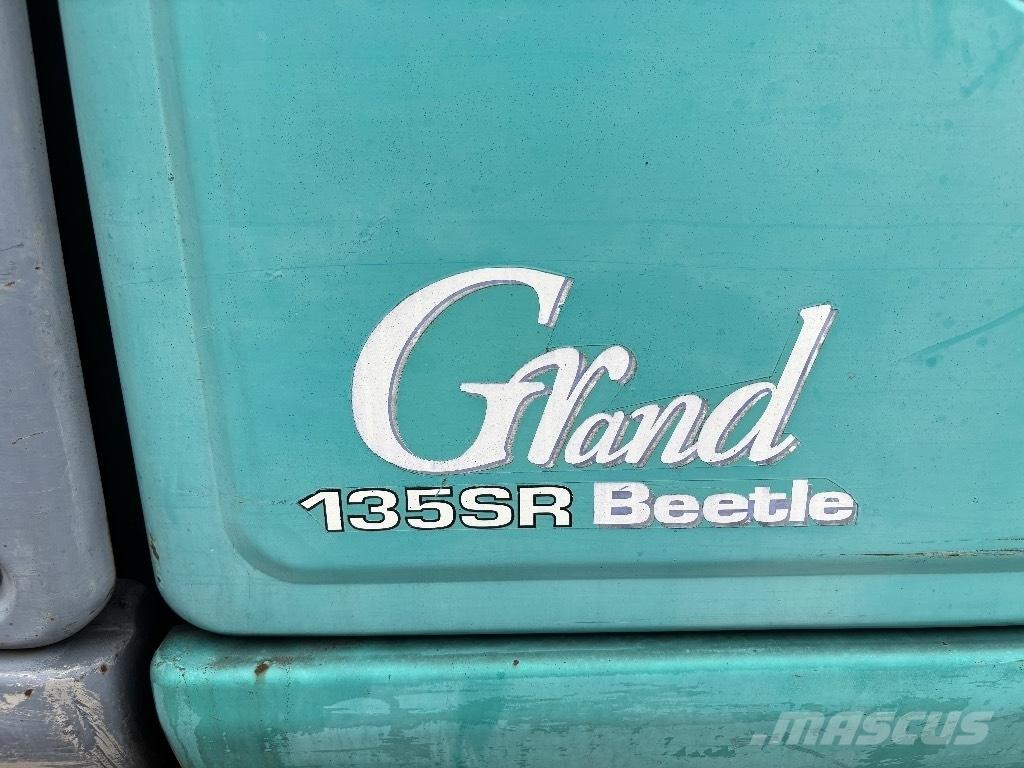 Kobelco SK 135 Pelle sur chenilles