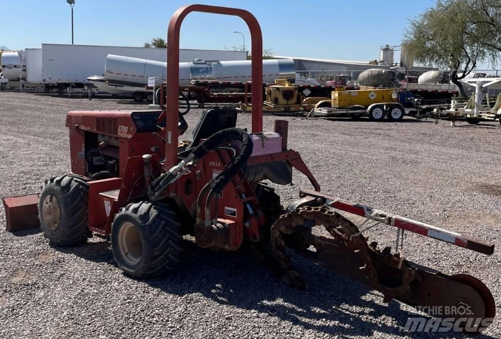 Ditch Witch 3700 DD Trancheuse