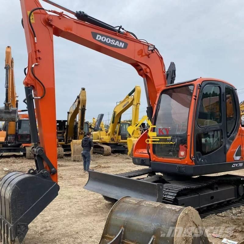 Doosan DX 75-9 Pelle sur chenilles
